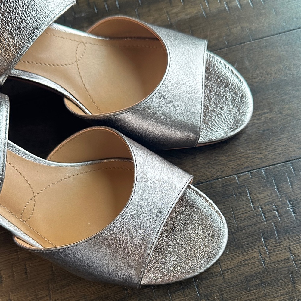 NEW J.Renee Soncino Metallic Women's Sandals - Picture 6 of 8